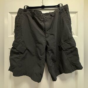 The North Face TNF Men's Grey Hiking Shorts With Cargo Pockets Size 34 EUC